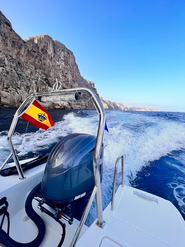 Salidas de pesca en familia con todo el material y cebos incluidos en Jávea