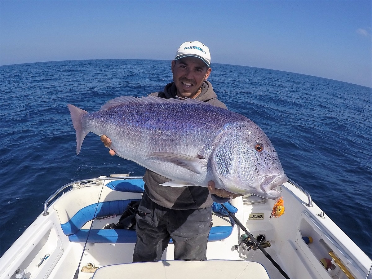 Pesca de fondo y curri de costa en aguas de Jávea con David Burriel